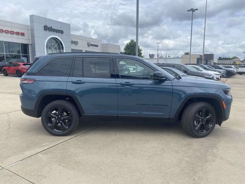 New 2026 Jeep Grand Cherokee Limited w/ Limited Altitude Package RWD image 37