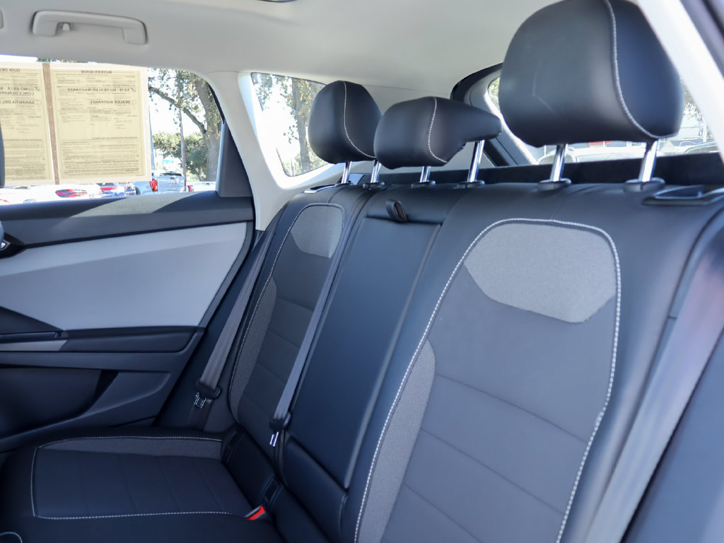 Used 2022 Volkswagen Taos SE FWD image 27