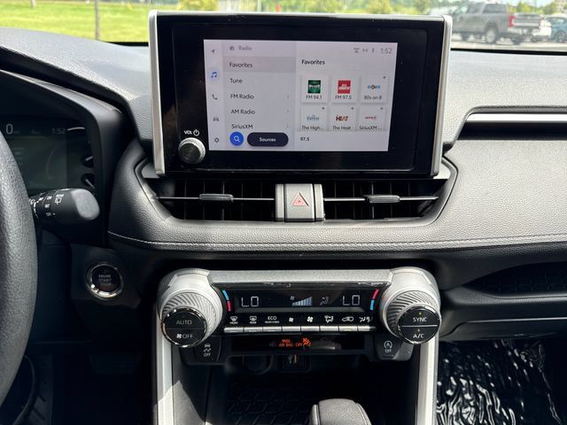 Used 2023 Toyota RAV4 XLE AWD/4WD image 26