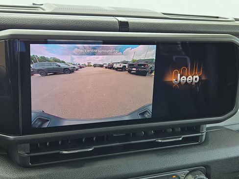 New 2025 Jeep Gladiator Sport image 27