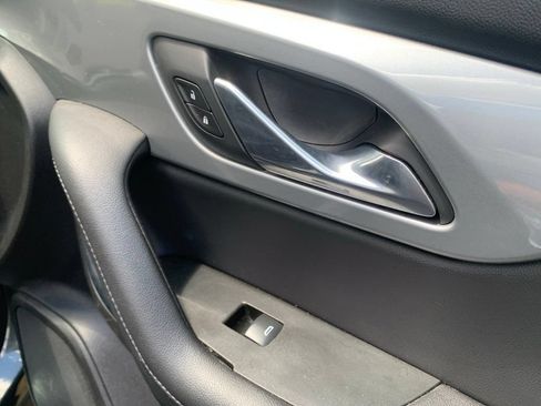 Used 2019 Chevrolet Blazer LT FWD image 32