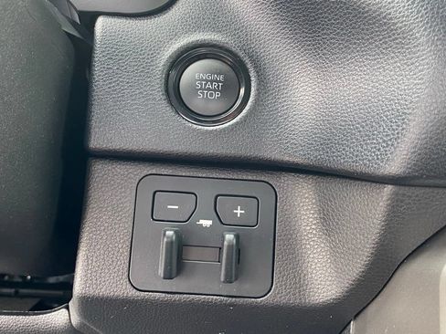 Used 2025 Toyota Tundra SR5 AWD/4WD image 18