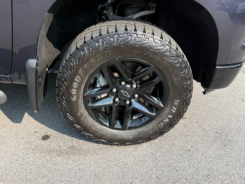 Used 2023 Chevrolet Silverado 1500 LT Trail Boss AWD/4WD image 12