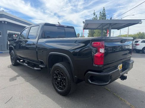 Used 2022 Chevrolet Silverado 2500 LT w/ Midnight Edition AWD/4WD image 5