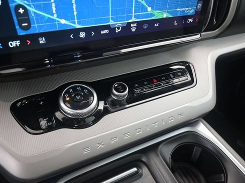 Used 2025 Ford Expedition Max Active RWD image 27