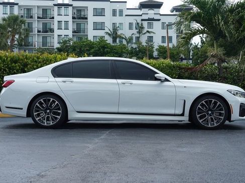 Used 2022 BMW 740i w/ M Sport Package RWD image 16