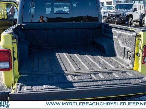 Used 2023 Jeep Gladiator Sport S image 30