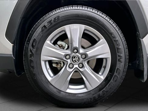 Certified 2025 Toyota RAV4 LE AWD/4WD image 11