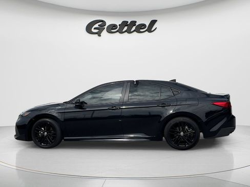 Used 2025 Toyota Camry SE w/ Multimedia Upgrade Package FWD image 8