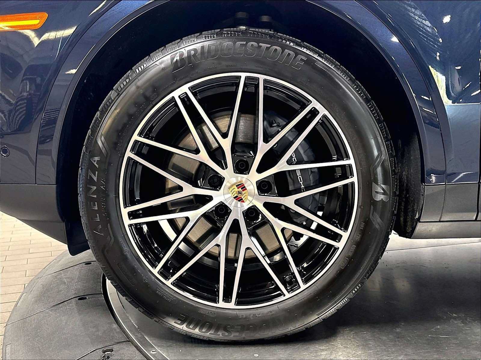 Used 2026 Porsche Cayenne Coupe AWD/4WD image 14