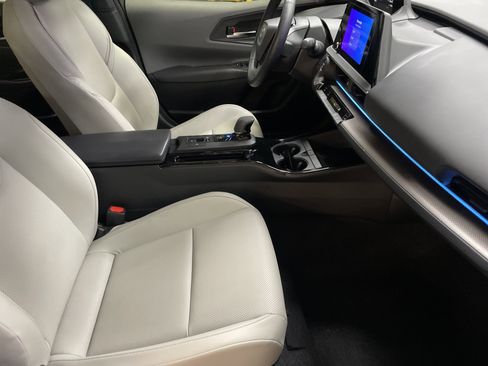 Certified 2024 Toyota Prius XLE image 35