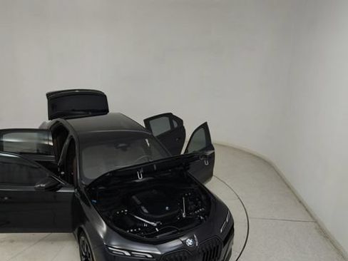 Used 2026 BMW 740i w/ Premium Package RWD image 29