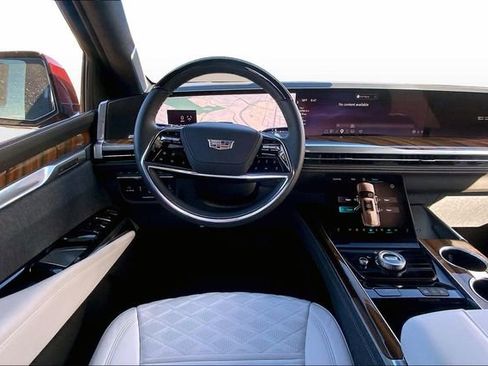 Used 2025 Cadillac Escalade ESV Sport Platinum image 5