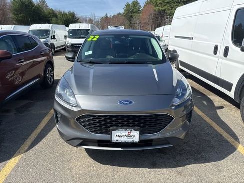 Used 2022 Ford Escape SE FWD image 2