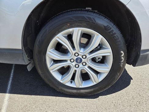 Used 2024 Ford Edge Titanium AWD/4WD image 9