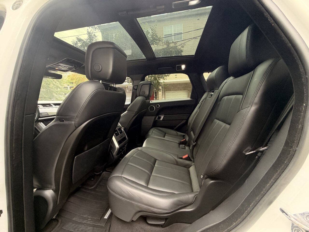 Used 2018 Land Rover Range Rover Sport HSE AWD/4WD image 13