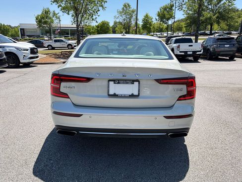 Used 2019 Volvo S60 T5 Inscription image 10