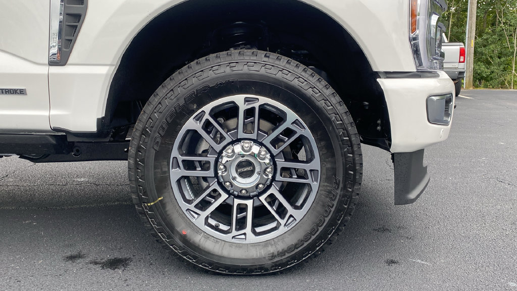 New 2027 Ford F250 Platinum w/ Platinum Plus Package AWD/4WD image 10