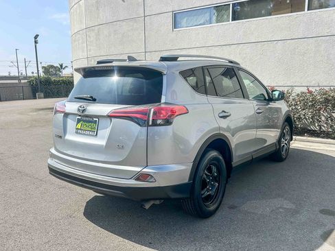 Used 2017 Toyota RAV4 LE image 6