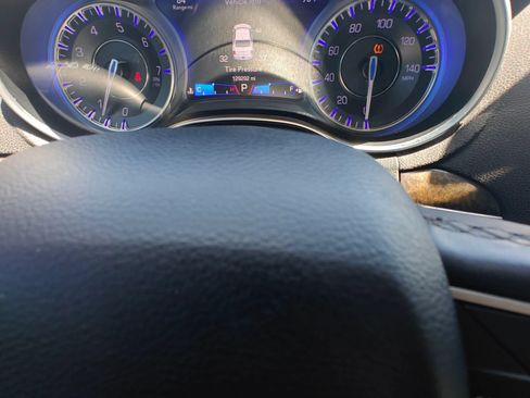 Used 2018 Chrysler 300 Limited RWD image 22