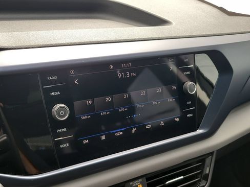Used 2023 Volkswagen Taos SE w/ Panoramic Sunroof Package FWD image 20
