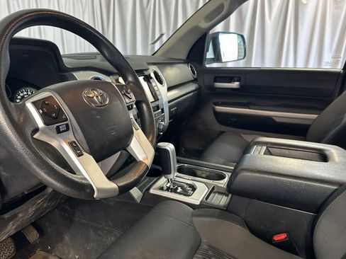 Used 2020 Toyota Tundra SR5 w/ SR5 Convenience Package AWD/4WD image 14