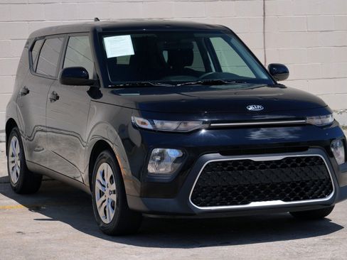 Used 2020 Kia Soul LX FWD image 45