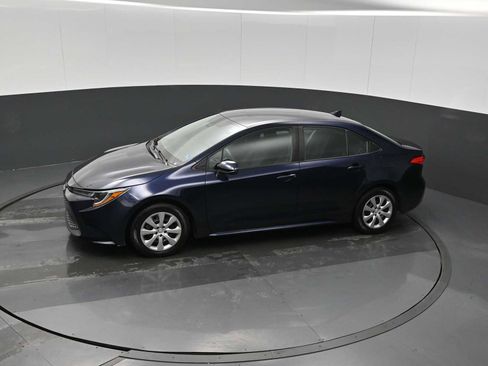 Used 2021 Toyota Corolla LE image 13