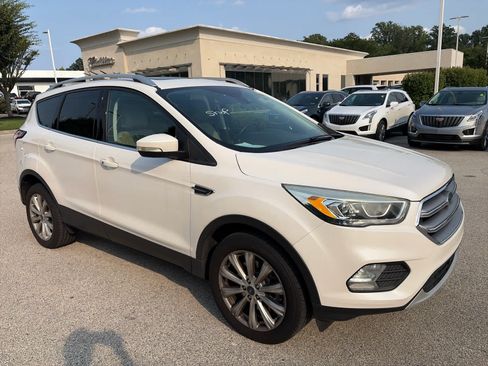 Used 2017 Ford Escape Titanium AWD/4WD image 6