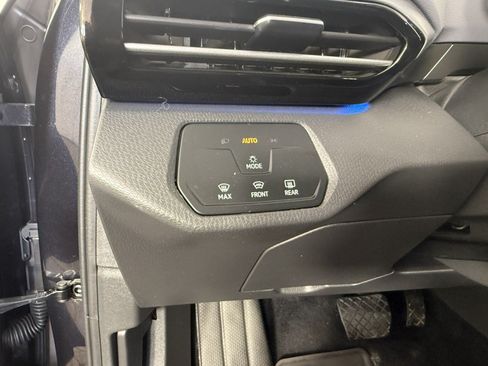 Used 2023 Volkswagen ID.4 Pro AWD/4WD image 21