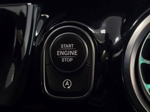 Used 2025 Mercedes-Benz GLA 250 4MATIC image 41