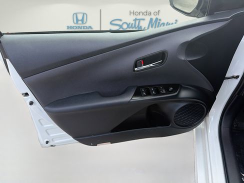 Used 2016 Toyota Prius Two image 20