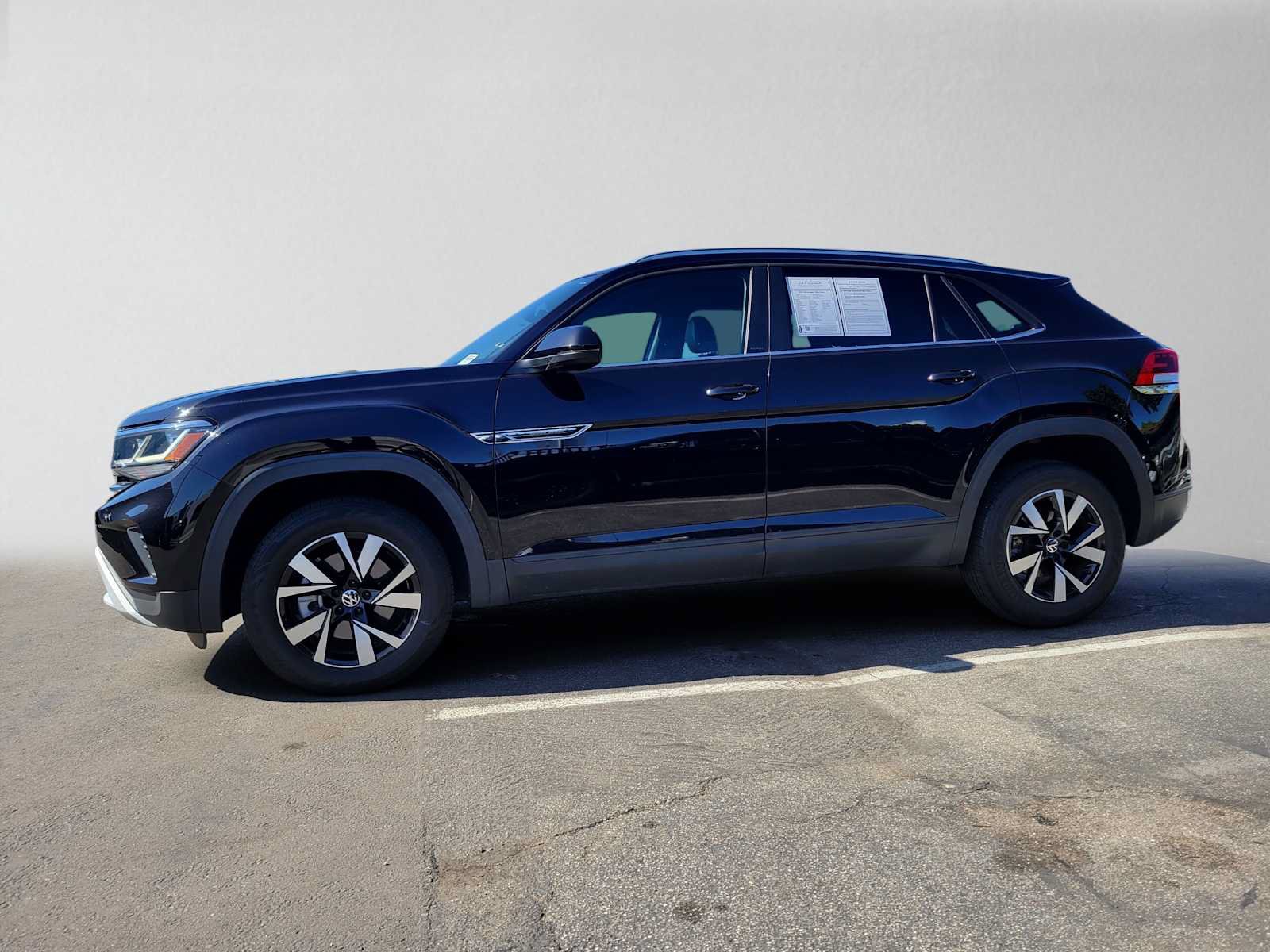 Used 2023 Volkswagen Atlas Cross Sport SE FWD image 6