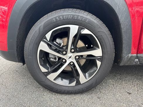 Used 2026 Chevrolet Trax RS w/ Sunroof Package FWD image 37