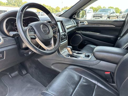 Used 2017 Jeep Grand Cherokee Overland w/ Jeep Active Safety Group image 33