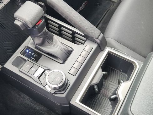 Used 2025 Toyota Tacoma TRD Sport AWD/4WD image 17