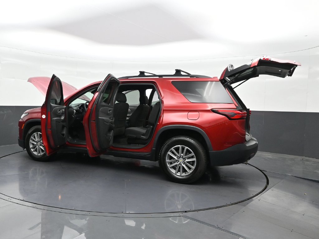 Used 2022 Chevrolet Traverse LT FWD image 37