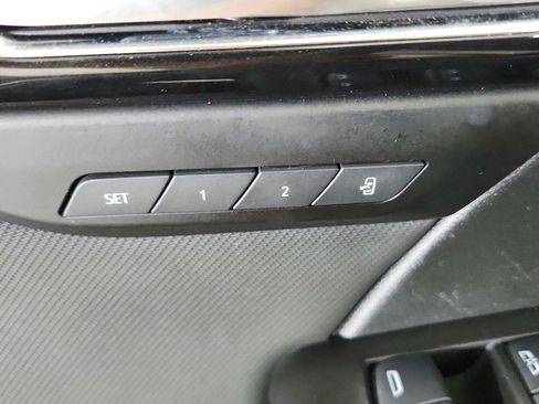 Used 2025 Buick Envision Preferred AWD/4WD image 19