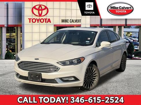 Used 2017 Ford Fusion SE w/ Fusion SE Technology Package FWD image 1