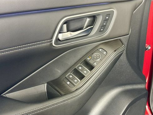 Used 2025 Nissan Rogue Platinum w/ Platinum Premium Package FWD image 23