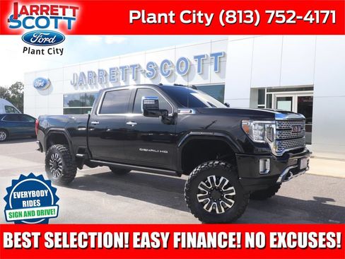Used 2021 GMC Sierra 2500 Denali w/ Denali Black Diamond Edition AWD/4WD image 1