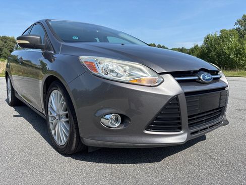 Used 2012 Ford Focus SEL FWD image 7
