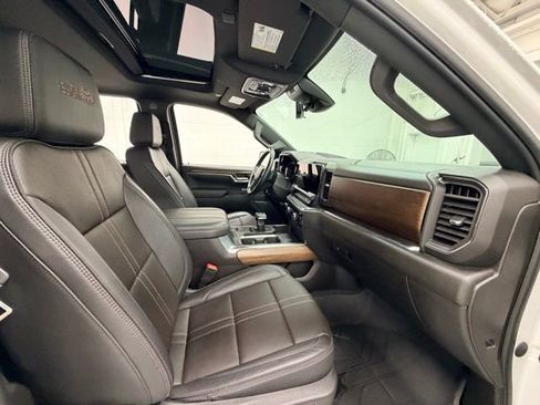 Certified 2023 Chevrolet Silverado 1500 High Country w/ High Country Premium Package image 32
