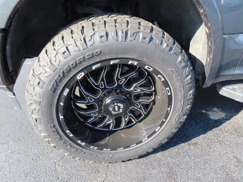 Used 2019 Ford F150 Lariat w/ Equipment Group 502A Luxury image 11