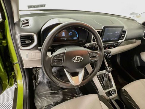 Certified 2023 Hyundai Venue SEL FWD image 11