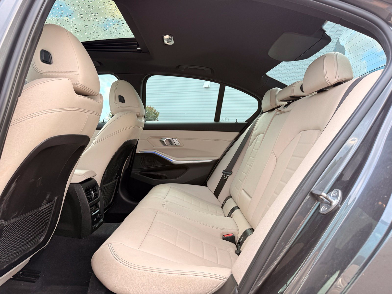 Used 2020 BMW 330i Sedan w/ M Sport Package RWD image 22