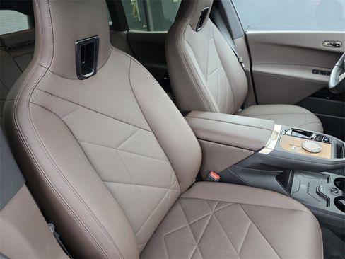 Certified 2023 BMW iX M60 image 28