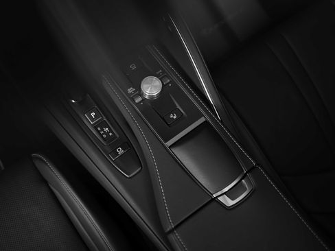 Used 2024 Lexus LC 500 Convertible image 28