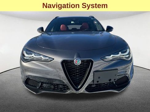 Used 2024 Alfa Romeo Stelvio Veloce image 4