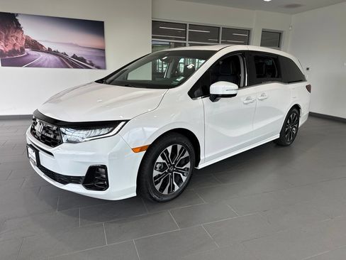 Used 2025 Honda Odyssey Elite image 4